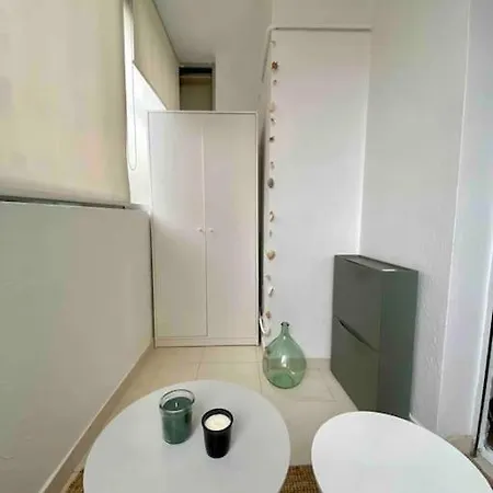 Location Studio Avec Loggia *